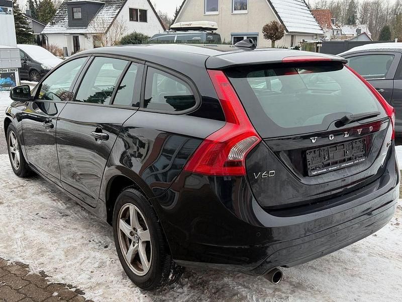 Gebraucht Volvo V60 Kinetic 114 PS (83 kW) 2015 Schwarz Kombi