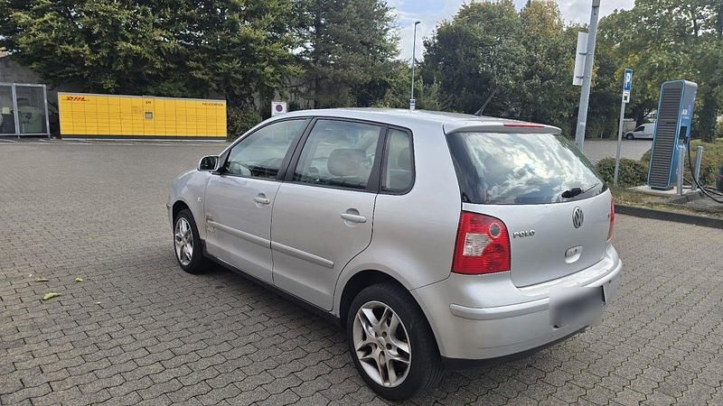 Gebraucht VW Polo Basis 75 PS (55 kW) 2002 Silber Kleinwagen