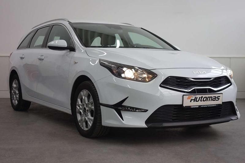 Gebraucht Kia Ceed Vision 160 PS (117 kW) 2022 Cararraweiss Kleinwagen