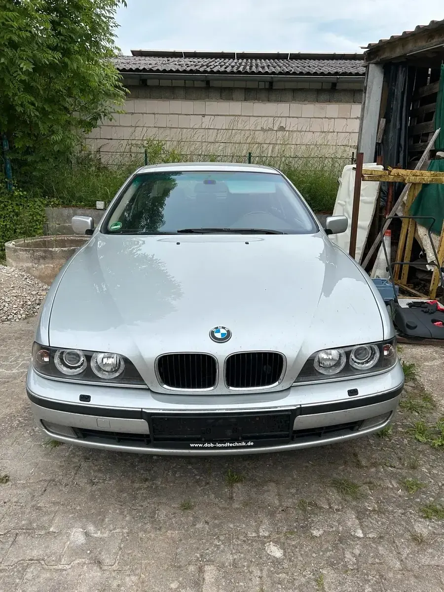 Gebraucht BMW 523 170 PS (125 kW) 1999 Silber Limousine