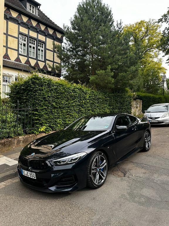Schwarz Gebraucht 2022 BMW M850 Performance Coupé | 63.900 € (Fairer Preis) - Bild 1/4