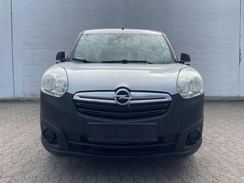 Silber Gebraucht 2016 Opel Combo Van / Kleinbus | 4.900 € (Guter Preis) - Bild 1/4