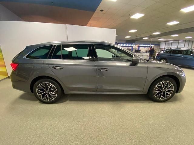 Neu Skoda Octavia 150 PS (110 kW) 2025 Grau Kombi