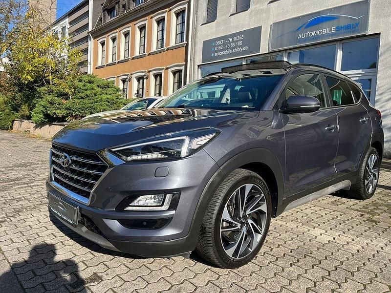 Grau Gebraucht 2020 Hyundai Tucson Premium SUV | 18.850 € (Fairer Preis) - Bild 1/4