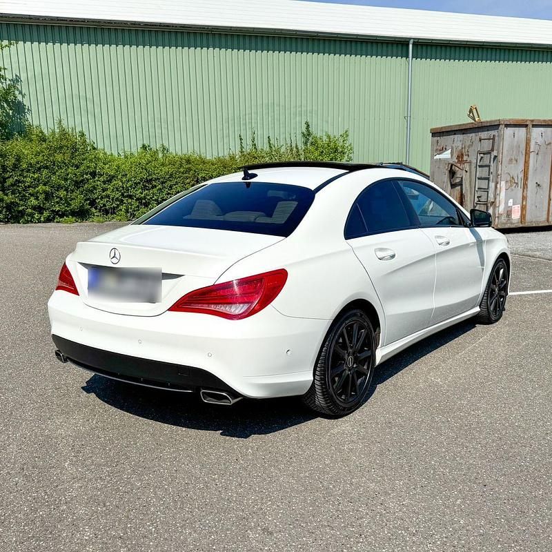 Gebraucht Mercedes CLA200 Edition 156 PS (114 kW) 2013 Weiß Coupé
