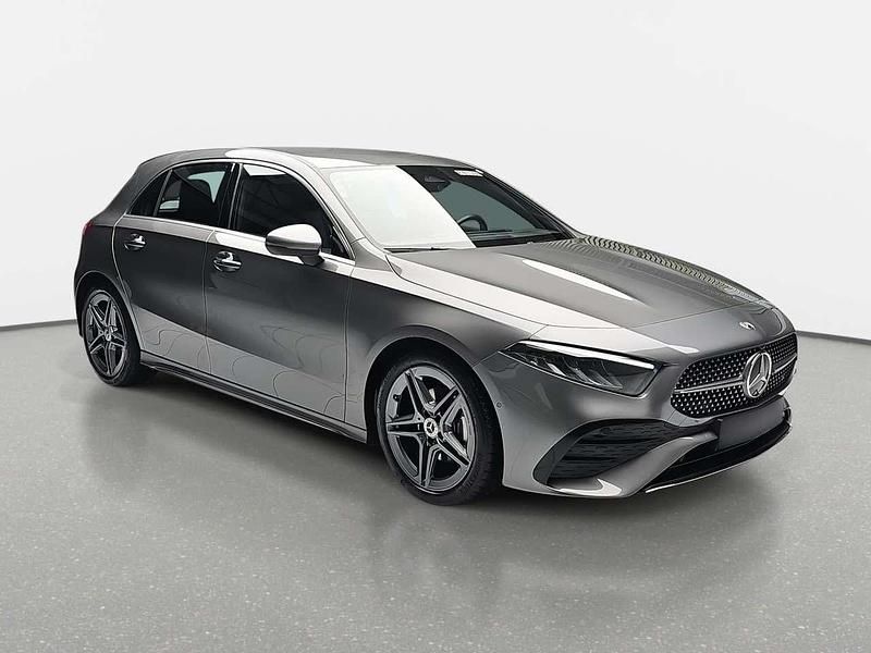 Gebraucht Mercedes A180 AMG line 136 PS (100 kW) 2025 Grau Kleinwagen