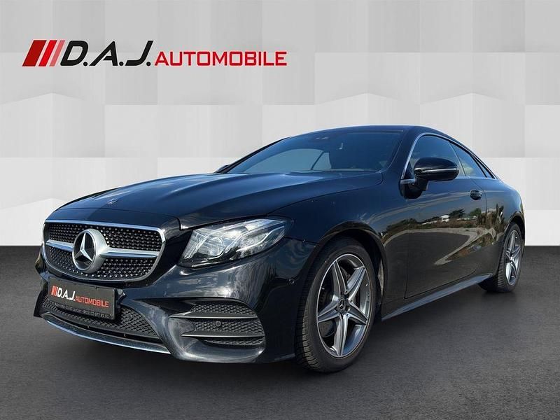 Schwarz Gebraucht 2020 Mercedes E220 AMG line Coupé | 29.980 € (Superpreis) - Bild 1/4