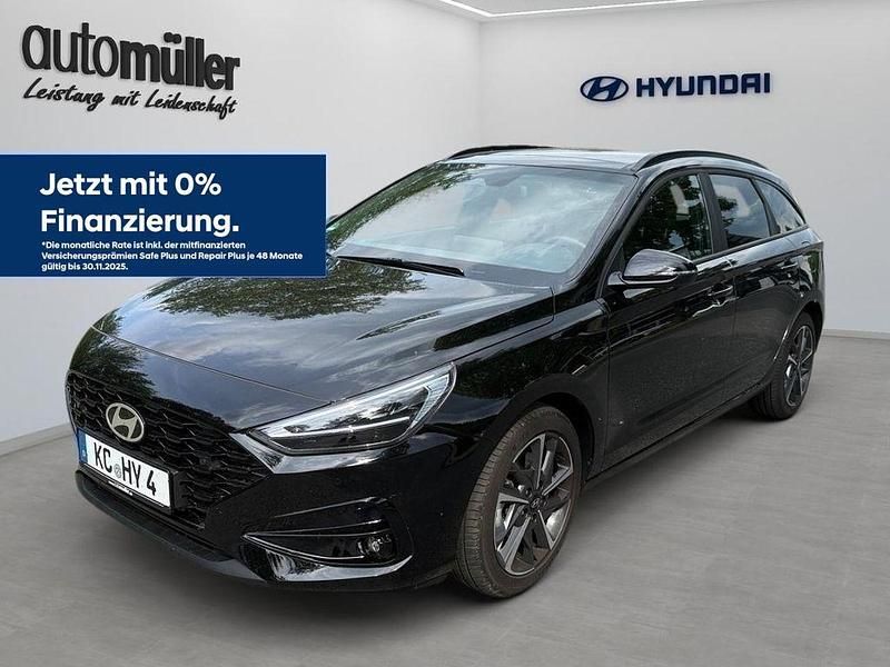 Schwarz abyss black / mic Gebraucht 2024 Hyundai i30 Advantage Limousine | 24.444 € (Guter Preis) - Bild 1/4