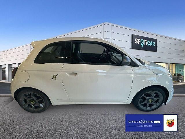 Gebraucht Abarth 500e 114 kW (155 PS) 2025 Weiß Kleinwagen