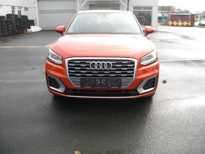 Gebraucht Audi Q2 Sport 116 PS (85 kW) 2019 Orange SUV