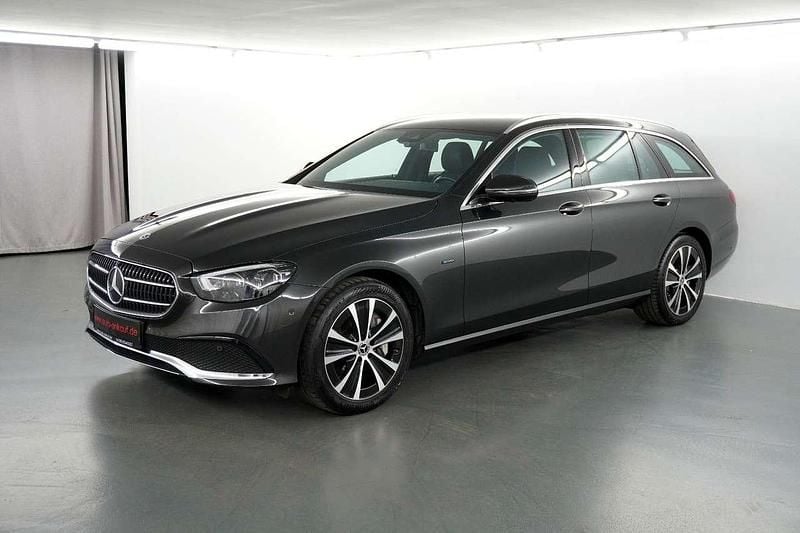 Grafitgrau metalliclack Gebraucht 2021 Mercedes E300 Avantgarde Kombi | 25.800 € (Guter Preis) - Bild 1/4