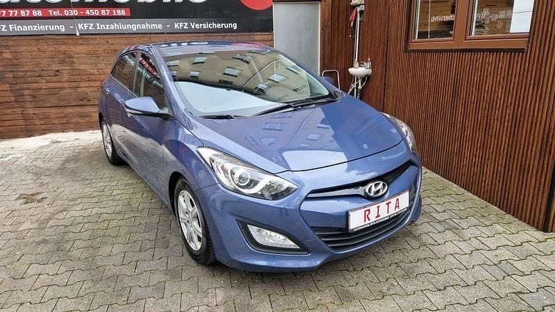 Blau Gebraucht 2012 Hyundai i30 Trend Limousine | 9.980 € (Fairer Preis) - Bild 1/4