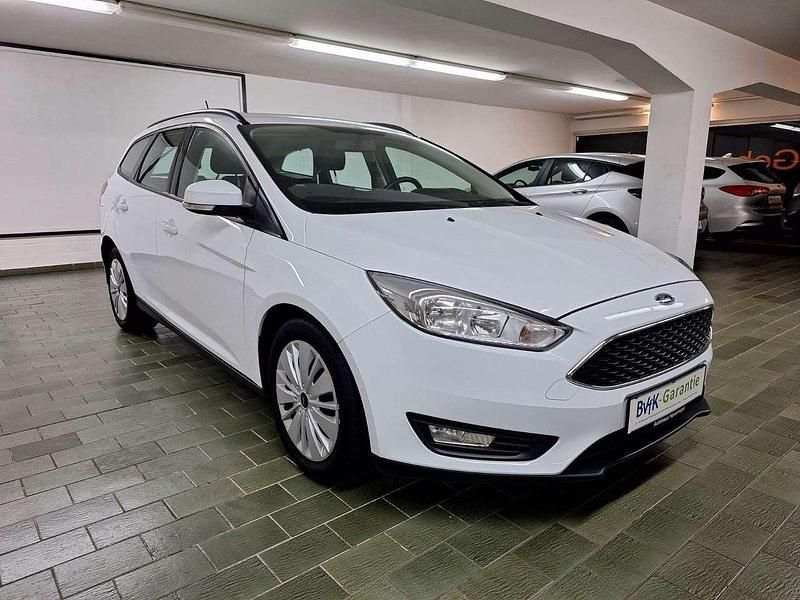 Weiß Gebraucht 2017 Ford Focus Business Edition Kombi | 7.990 € (Fairer Preis) - Bild 1/4