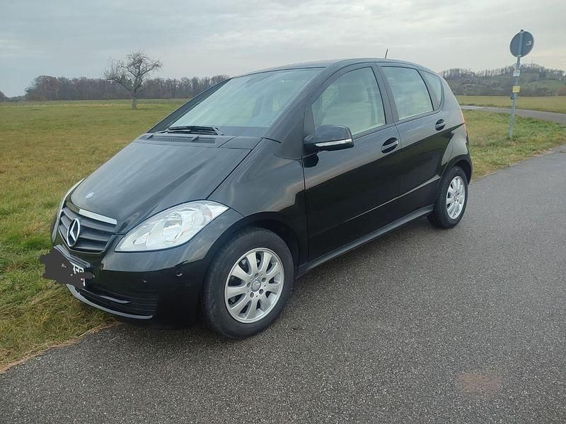 Schwarz Gebraucht 2011 Mercedes A160 Avantgarde Van / Kleinbus | 7.200 € (Fairer Preis) - Bild 1/4