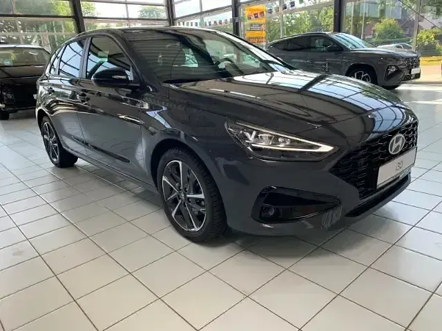 Gebraucht Hyundai i30 Advantage 101 PS (74 kW) 2025 Grau Limousine