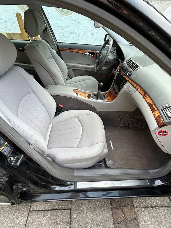 Gebraucht Mercedes E200 Elegance 184 PS (135 kW) 2009 Schwarz Kombi