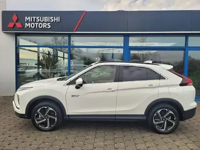 Begagnad Mitsubishi Eclipse Cross 188 HK (138 kW) 2022 Vit SUV