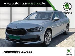 Gebraucht Skoda Superb Selection 150 PS (110 kW) 2024 Silber (pebble silber metallic) Kombi