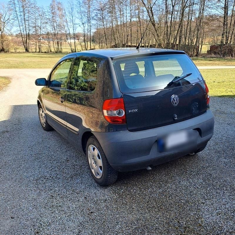 Gebraucht VW Fox 55 PS (40 kW) 2010 Grau Kleinwagen