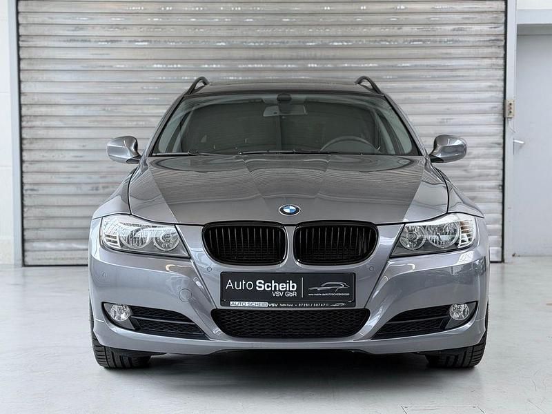 Gebraucht BMW 320 Sport Line 177 PS (130 kW) 2009 Grau Kombi