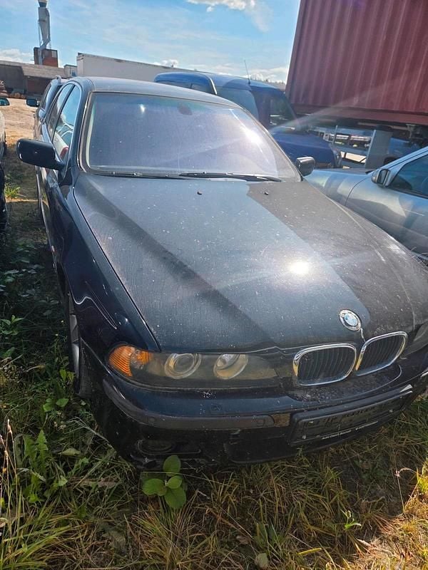 Schwarz Gebraucht 2001 BMW 525 Limousine | 1.700 € (Superpreis) - Bild 1/4