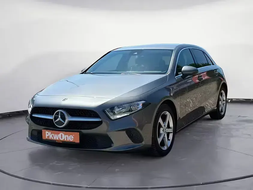 Gebraucht Mercedes A200 163 PS (119 kW) 2020 Limousine