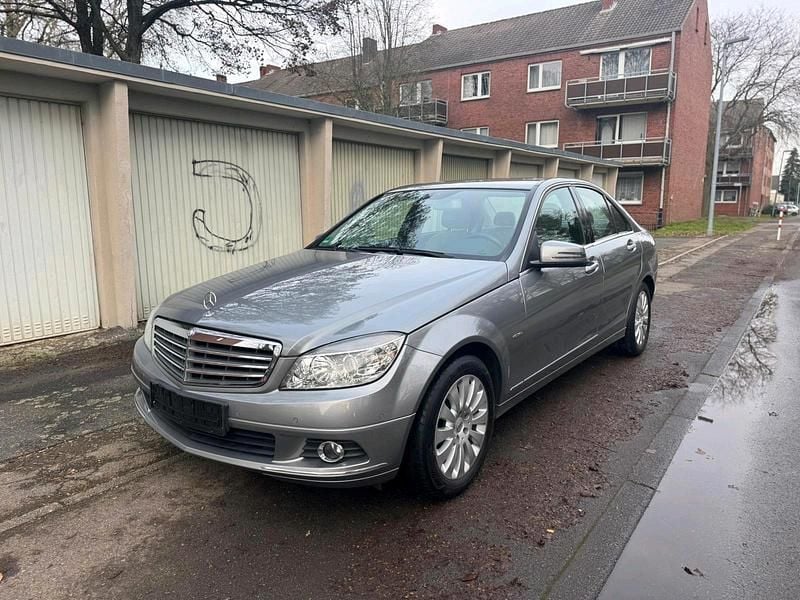 Grau Gebraucht 2010 Mercedes C300 Limousine | 7.999 € (Superpreis) - Bild 1/4