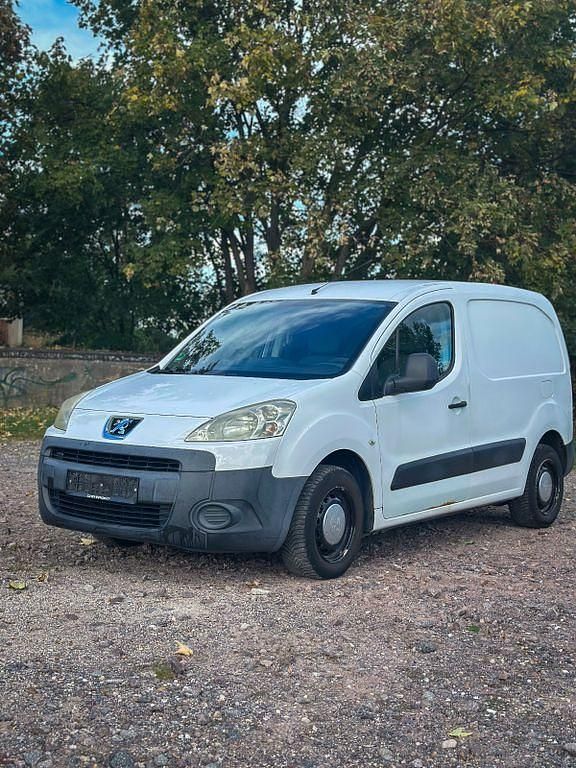 Weiß Gebraucht 2011 Peugeot Partner Van | 3.999 € (Fairer Preis) - Bild 1/4