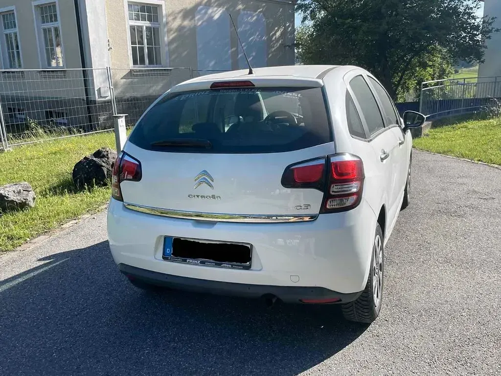 Gebraucht Citroën C3 PureTech 83 PS (61 kW) 2016 Weiß Limousine