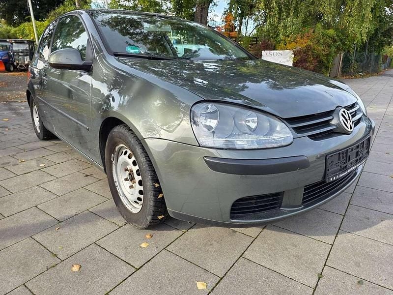 Sagegreen Gebraucht 2004 VW Golf IV Trendline Kleinwagen | 999 € (Guter Preis) - Bild 1/4