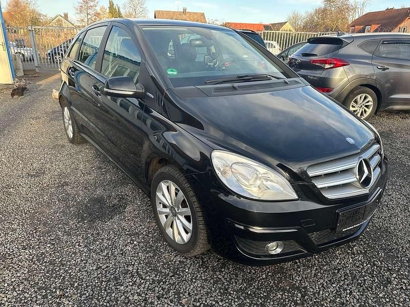 Gebraucht Mercedes B160 95 PS (69 kW) 2010 Kosmosschwarz  metalliclack Van / Kleinbus