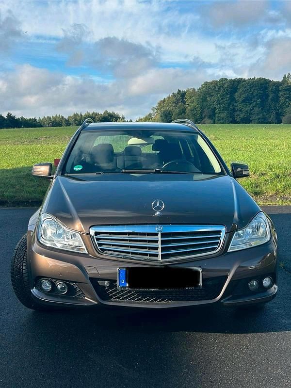 Braun Gebraucht 2013 Mercedes C220 Kombi | 6.500 € (Fairer Preis) - Bild 1/4