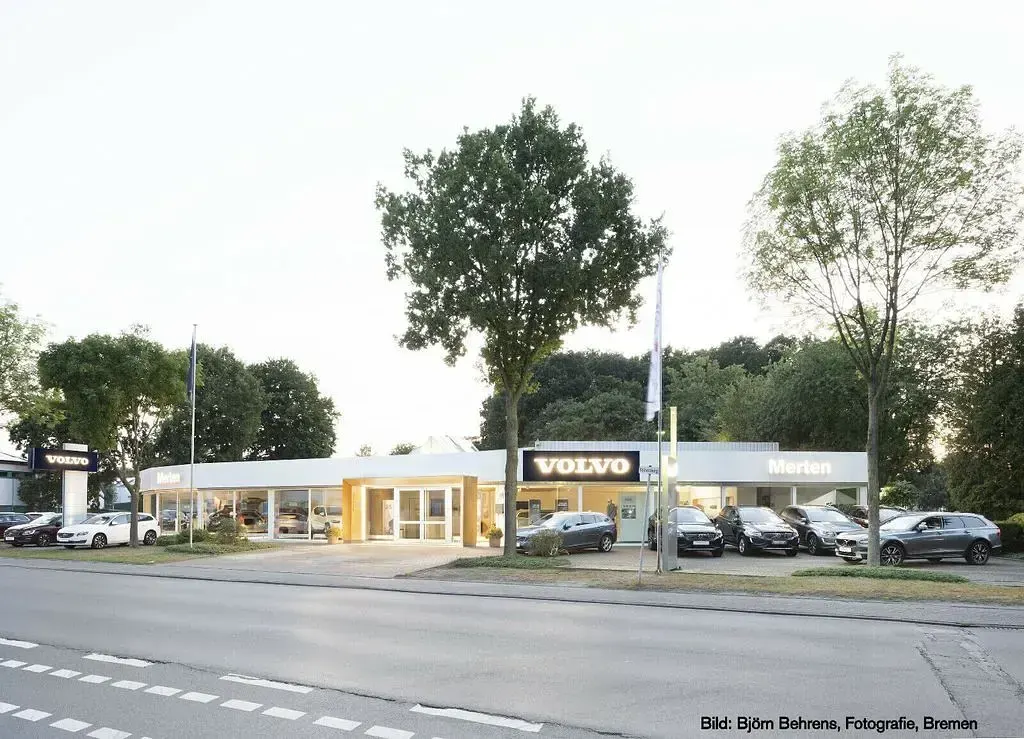 Gebraucht Volvo XC40 129 PS (94 kW) 2023 Weiß SUV