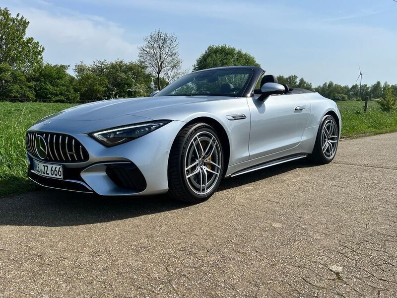 Silber Gebraucht 2022 Mercedes SL63 AMG AMG Cabrio | 139.900 € (Etwas zu teuer) - Bild 1/4