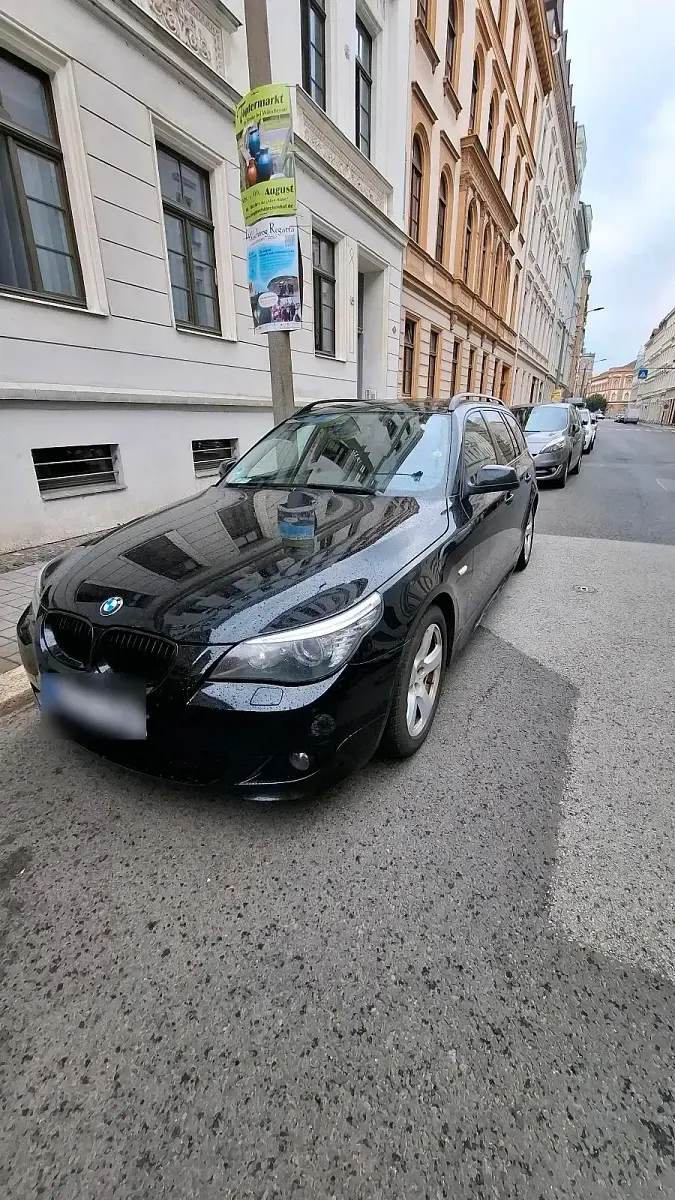 Gebraucht BMW 520 166 PS (122 kW) 2010 Schwarz Kombi