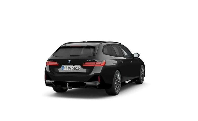 Gebraucht BMW 540 M Sport 286 PS (210 kW) 2025 Black sapphire metallic Kombi