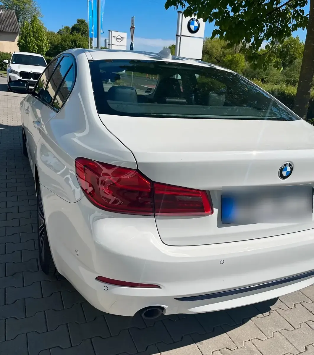 Gebraucht BMW 520 190 PS (139 kW) 2018 Weiß Limousine