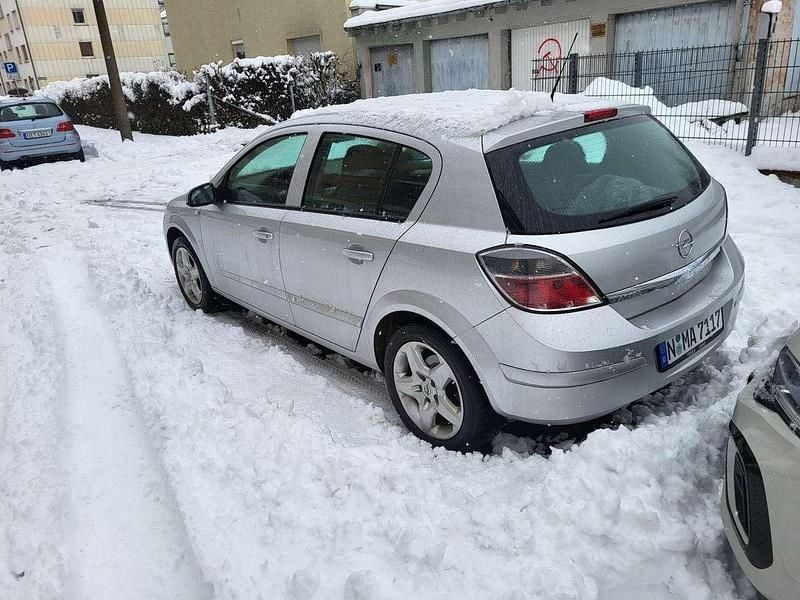 Gebraucht Opel Astra 105 PS (77 kW) 2007 Limousine