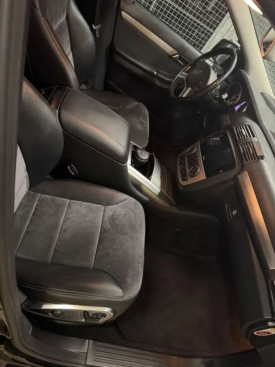 Gebraucht Mercedes R350 265 PS (194 kW) 2010 Schwarz Kombi