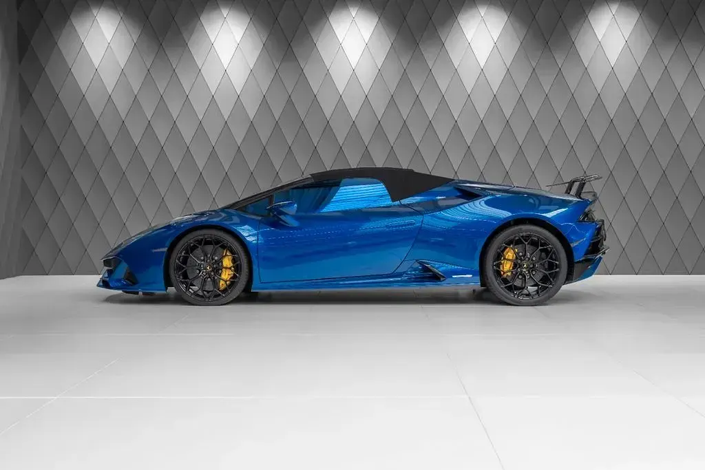Second-hand Lamborghini Huracán 639 CP (469 kW) 2021 Albastru Cabrio