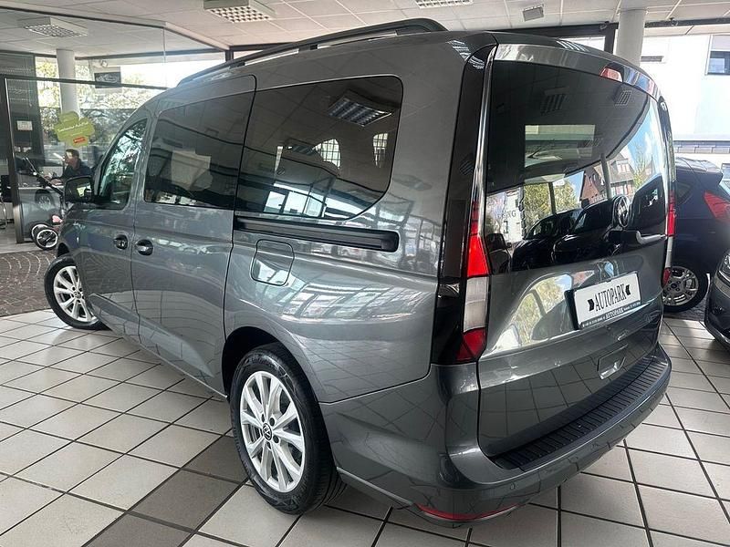 Gebraucht VW Caddy Life 122 PS (89 kW) 2022 Grau Van / Kleinbus