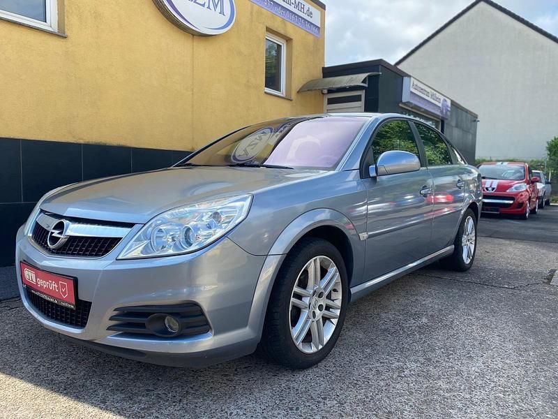 Grau Gebraucht 2005 Opel Vectra Edition Limousine | 2.790 € (Etwas zu teuer) - Bild 1/4