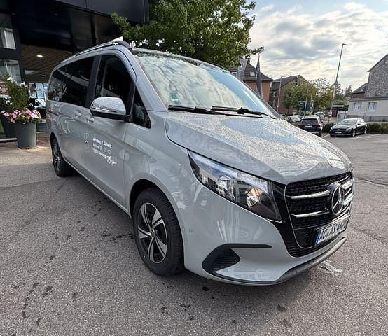 Grau Gebraucht 2025 Mercedes V250 Van / Kleinbus | 62.999 € (Superpreis) - Bild 1/4
