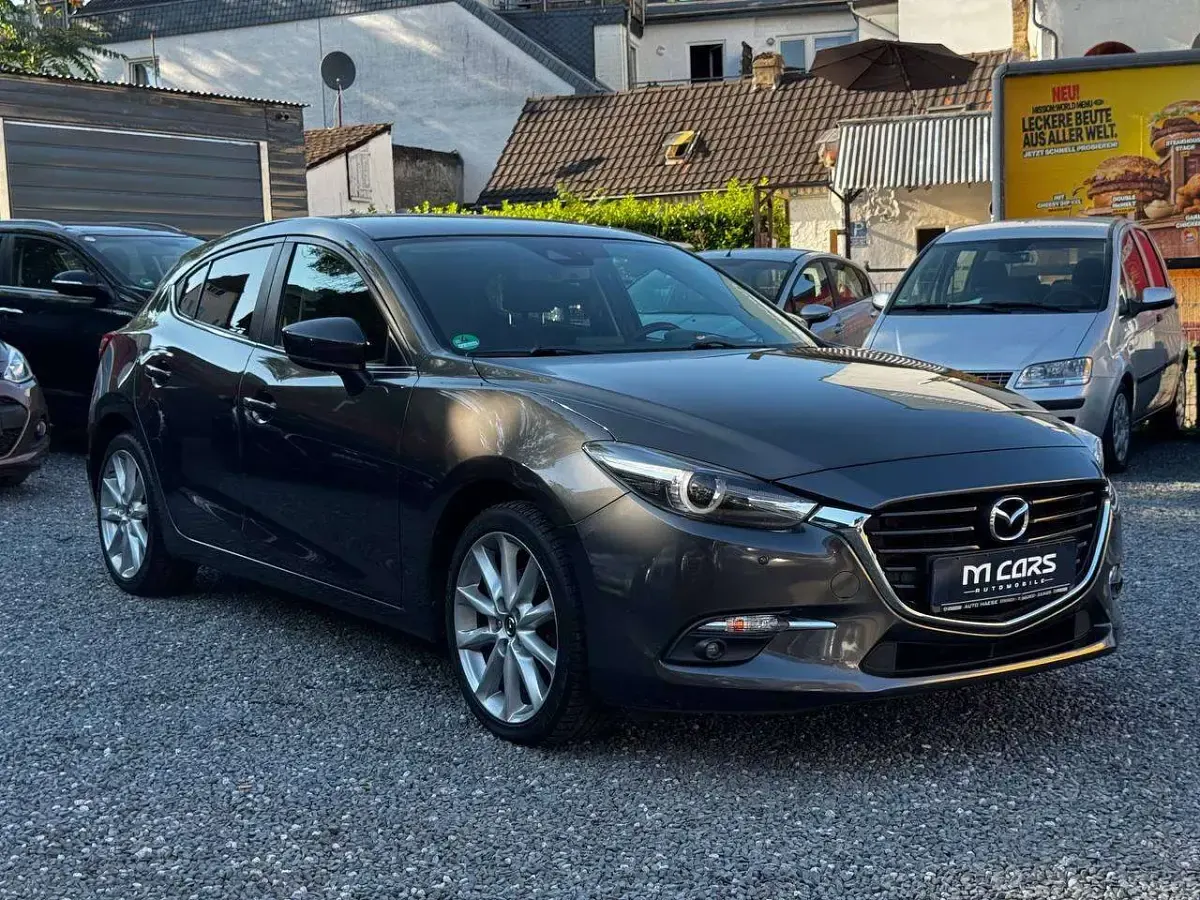 Gebraucht Mazda 3 Sports-Line 120 PS (88 kW) 2017 Matrixgrau metallic Kleinwagen