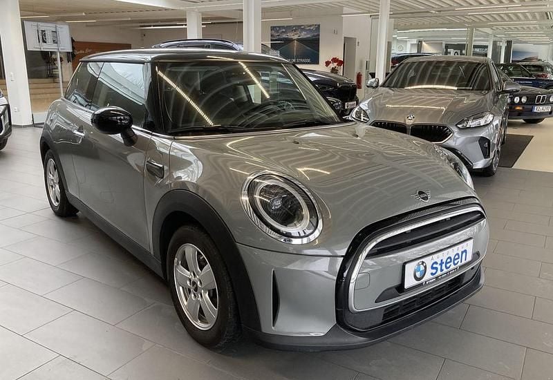 Gebraucht Mini Cooper Essential 136 PS (100 kW) 2022 Moonwalk grey (metallic) Kleinwagen