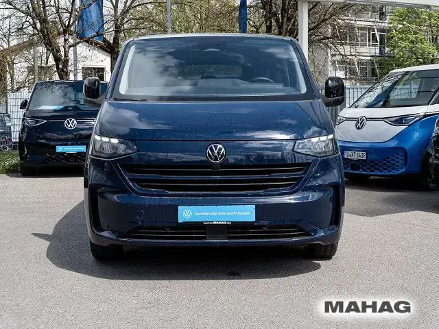 Gebraucht VW Caravelle Life 150 PS (110 kW) 2025 Blau Van