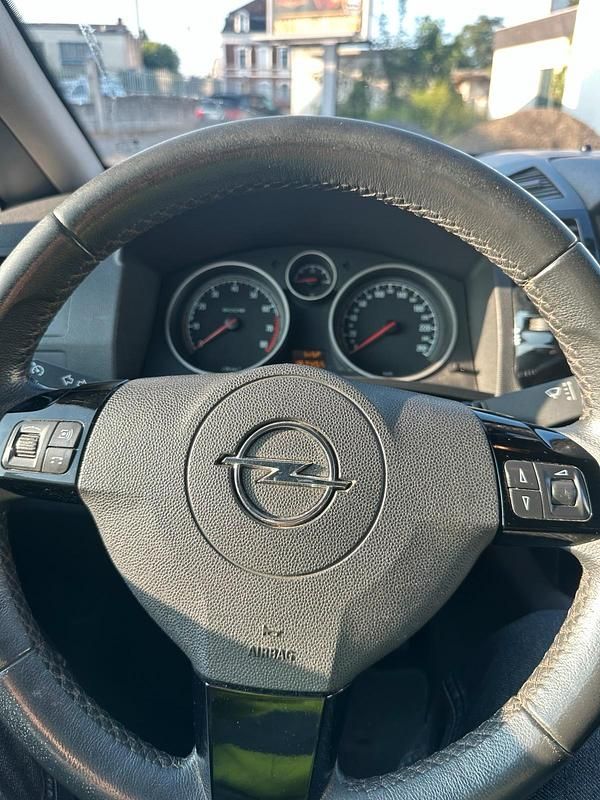 Gebraucht Opel Zafira 94 PS (69 kW) 2008 Grau Van / Kleinbus