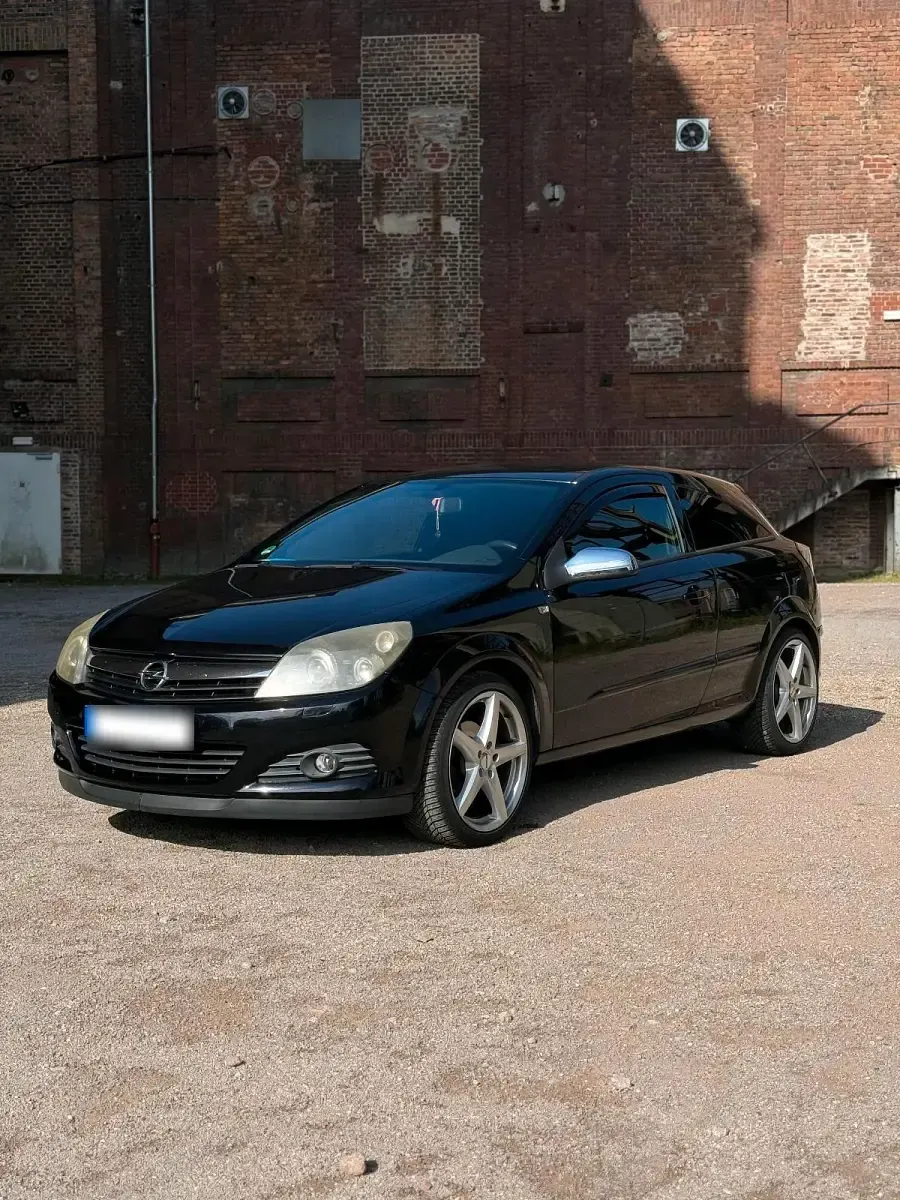 Gebraucht Opel Astra GTC Sport 140 PS (102 kW) 2006 Schwarz Coupé