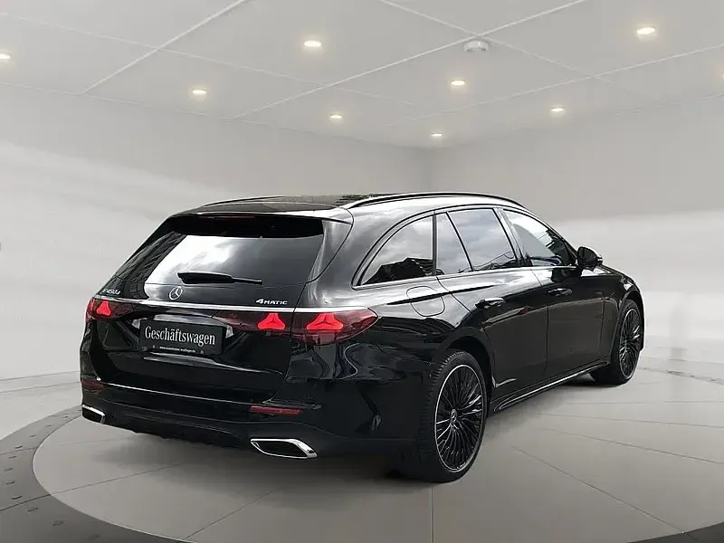 Gebraucht Mercedes E450 367 PS (269 kW) 2026 Metalliclack obsidianschwarz Kombi
