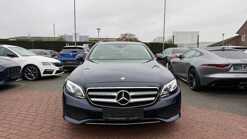 Usata Mercedes E220 194 CV (142 kW) 2017 Blu Berlina